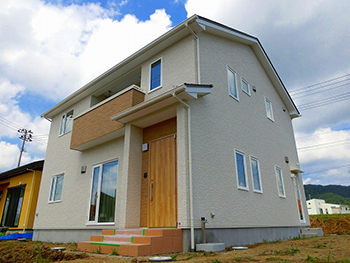 名取市M様邸　YKK４３０トリプルガラス採用の全室床暖房の２×６工法の家