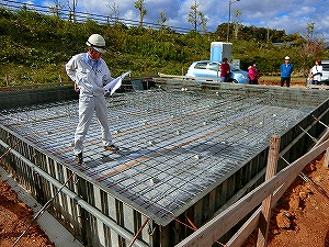 基礎配筋検査。耐圧版コンクリート