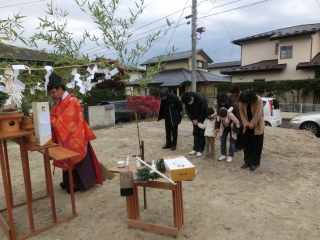 泉区地鎮祭しました。