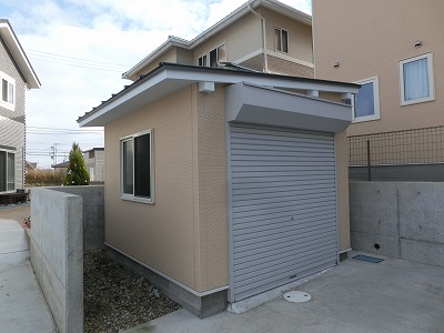 バイクガレージや物置等の施工事例