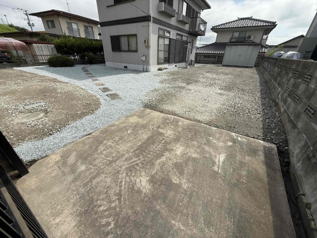 【仙台市|毎年草刈りをしていた土地を、防草シート+砕石で駐車場として活用】